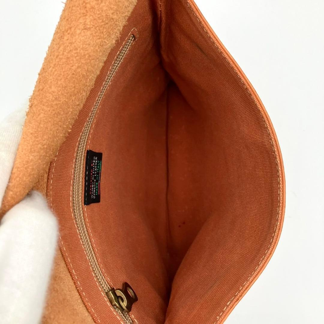 美品　イルビゾンテ　ショルダーバッグ　レザー　シボ革　ロゴ刻印　ブラウン