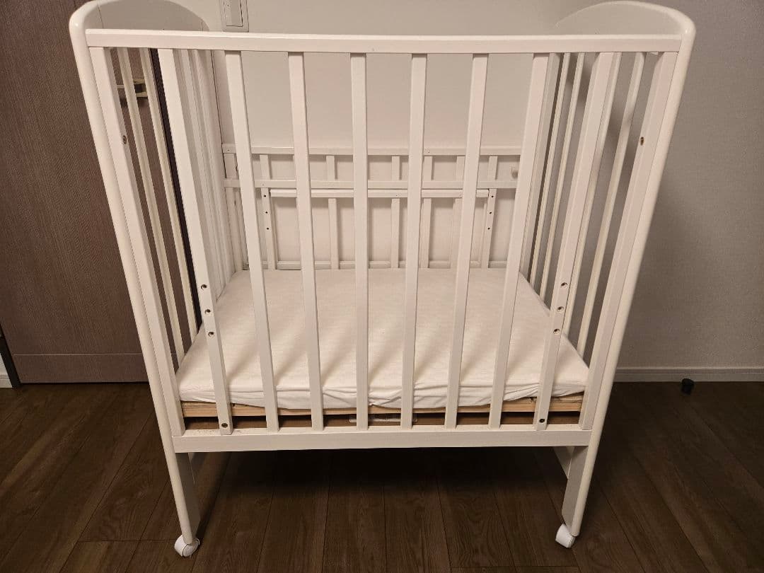 【美品】ベビーベッド　ハイポジションミニベッド アーチ（ホワイト） KATOJI
