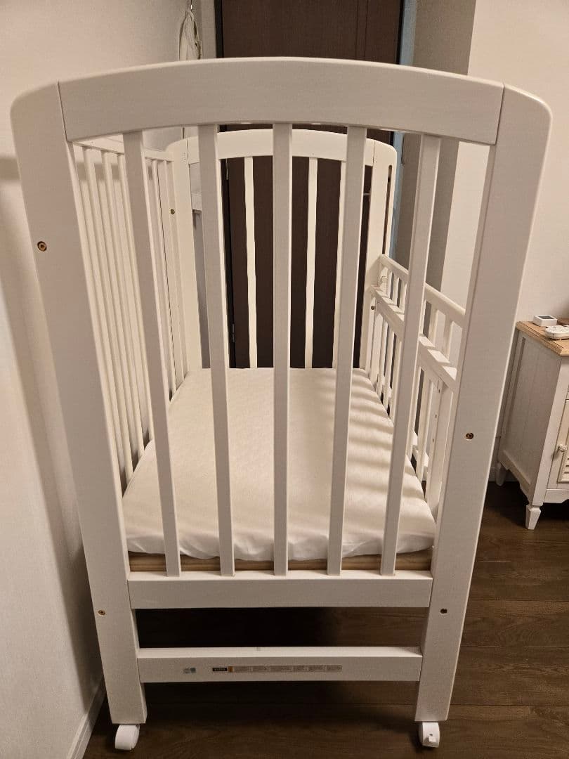 【美品】ベビーベッド　ハイポジションミニベッド アーチ（ホワイト） KATOJI