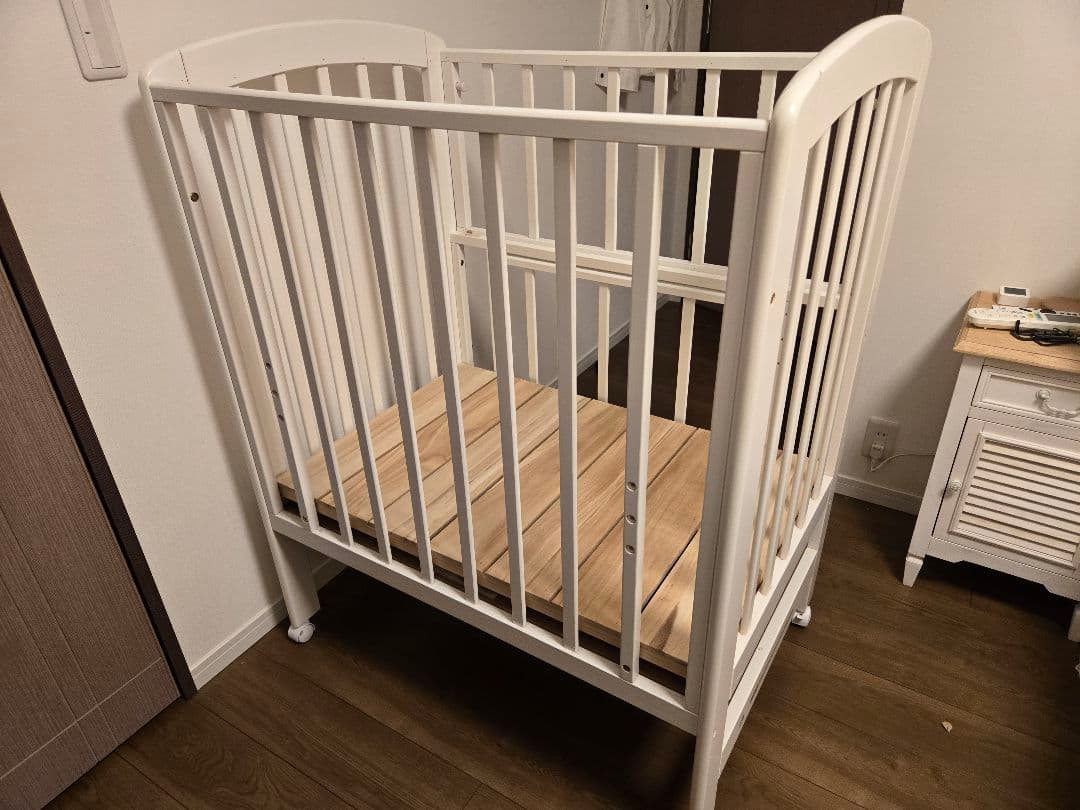 【美品】ベビーベッド　ハイポジションミニベッド アーチ（ホワイト） KATOJI