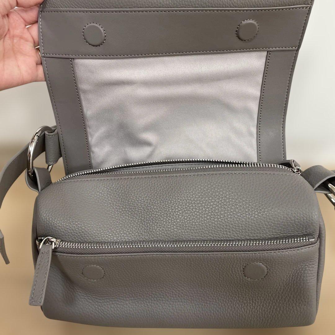 【3日間限定値下げ】BEARDSLEY ビアズリー レザーボディバッグ