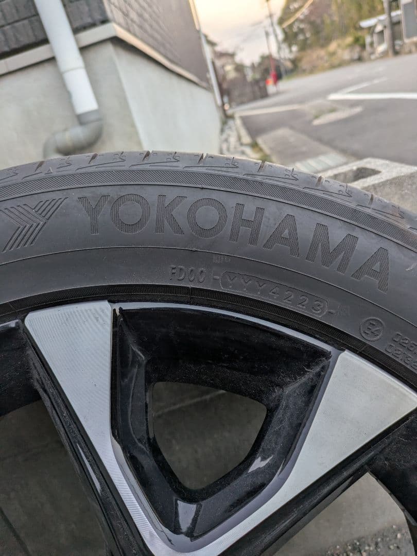 ZRV純正　18インチホイール、タイヤ1本のみ