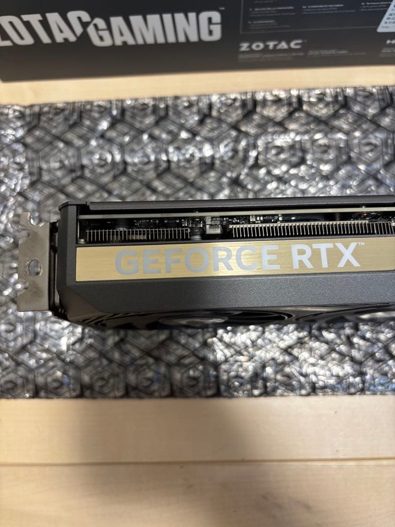 グラフィックボード・グラボ・ビデオカード MSI RTX 4070 Ti SUPER GAMING X SLIM