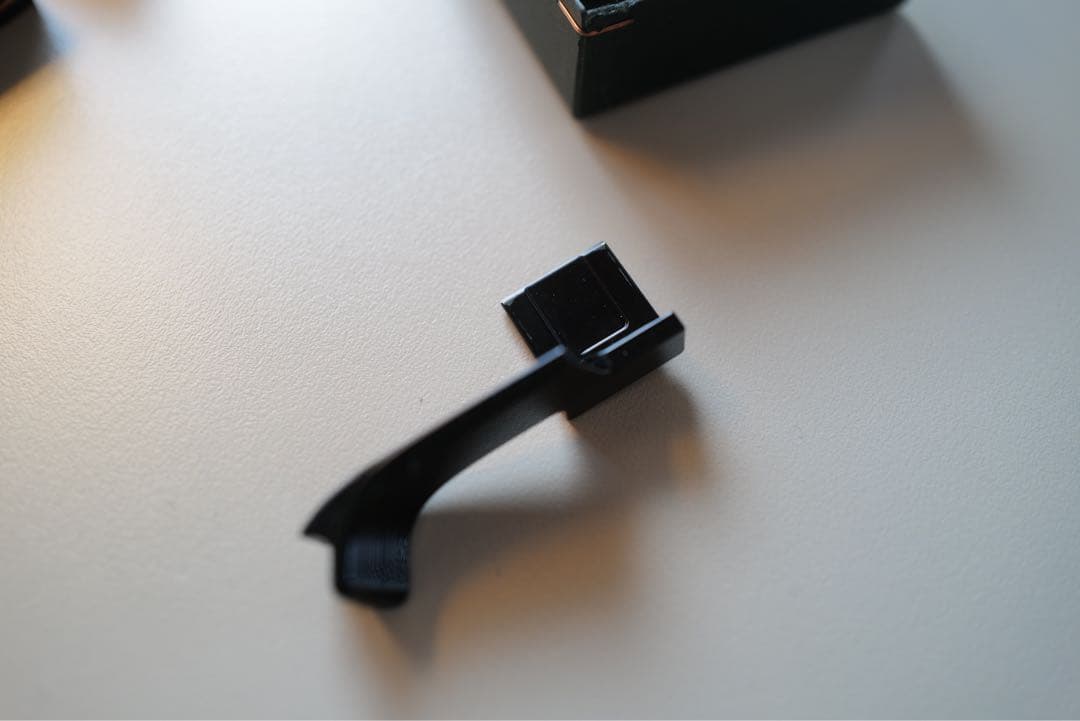 nanigashi サムレストブラックペイント　【 Leica M10/11 】