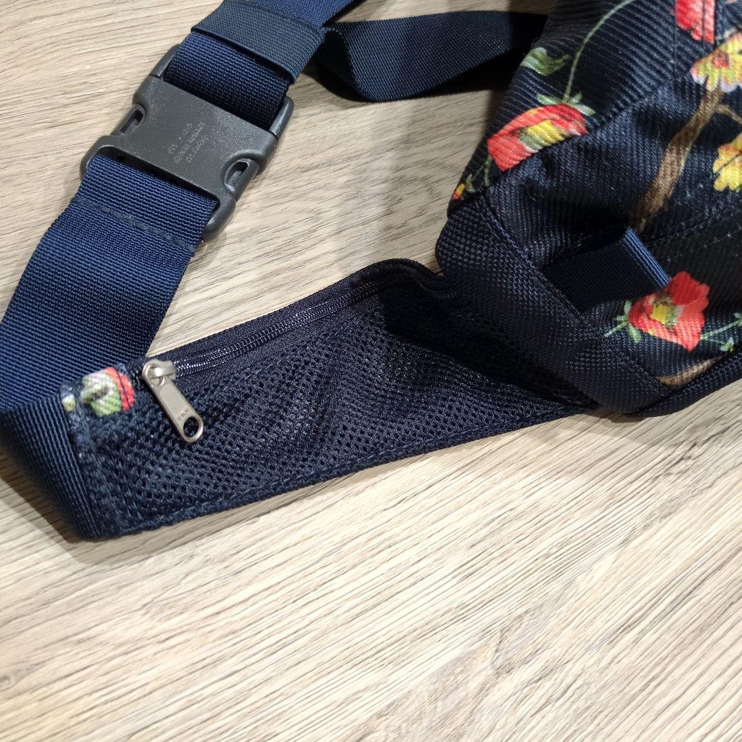 極美品　THE NORTH FACE 花柄ボディバッグ