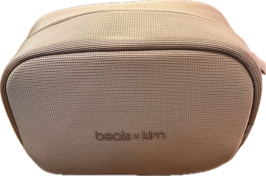 Beats Studio Pro x Kim Kardashian ムーン