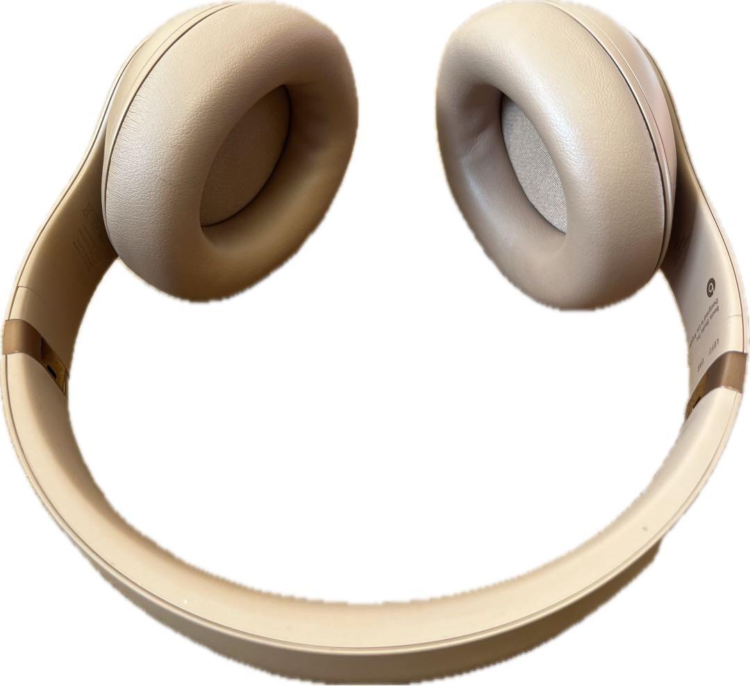 Beats Studio Pro x Kim Kardashian ムーン