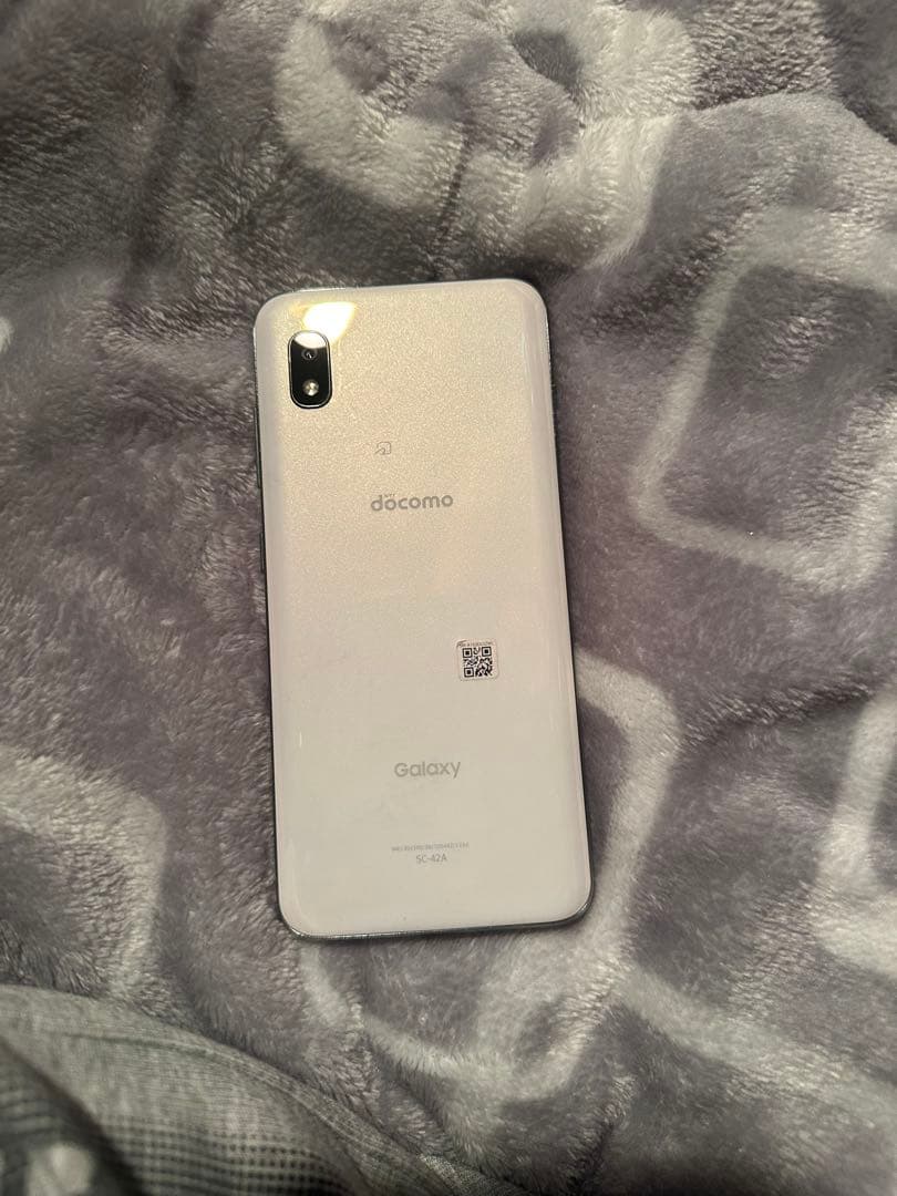 docomo Galaxy ホワイト スマートフォン本体
