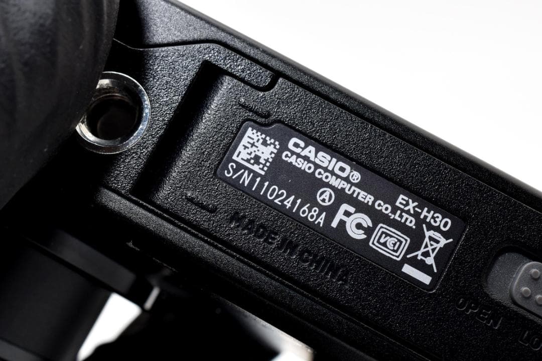 ■ 美品 ■ カシオ　CASIO EX-H30 M2601120#A-2