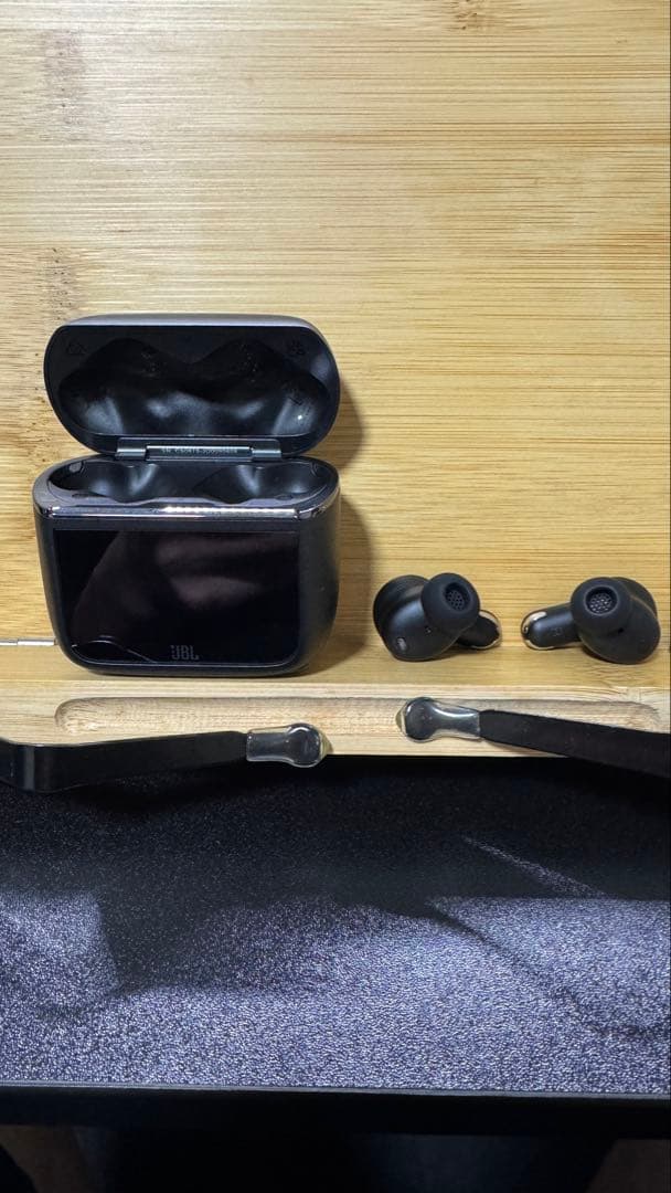 JBL Tour Pro 3 ブラック ほぼ未使用