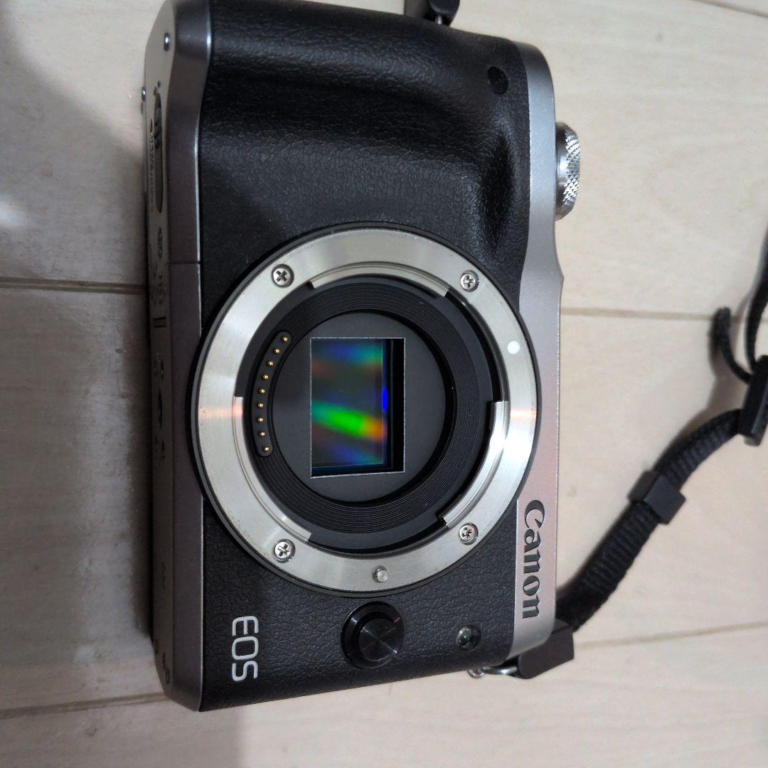 Canon EOS M6 ボディ シルバー ファインダー その他付属品あり