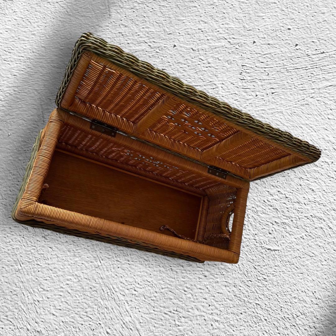 古い藤の収納ボックス　ラタンバスケット　ベンチ