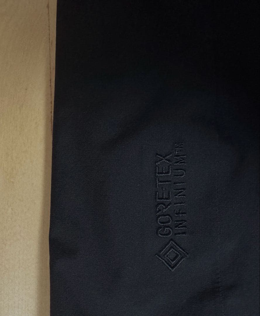 ゴールドウィン ゴアテックスインフィニィアム　インサレーション 中綿ベスト　L