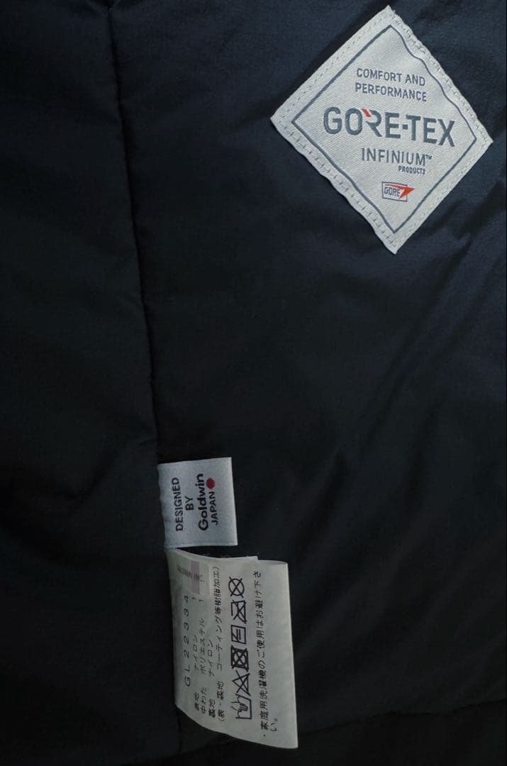 ゴールドウィン ゴアテックスインフィニィアム　インサレーション 中綿ベスト　L