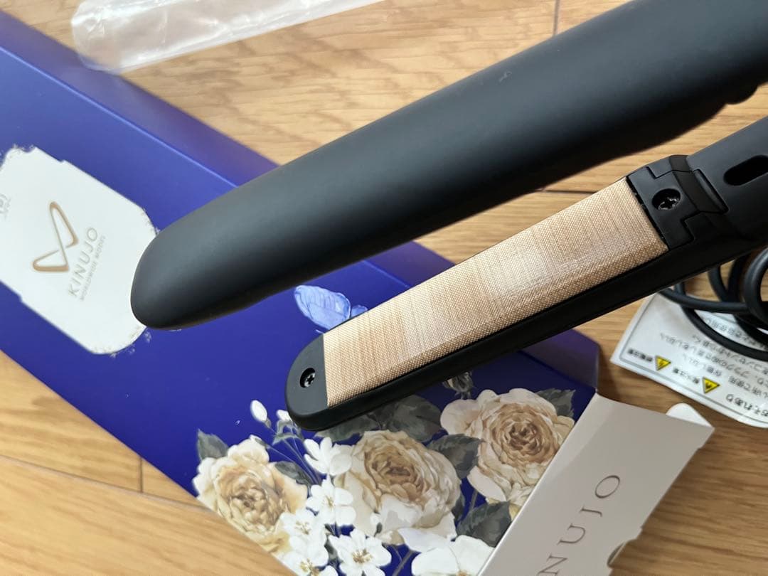 絹女 KINUJO ストレートアイロン ブラック 海外対応　通電確認のみ