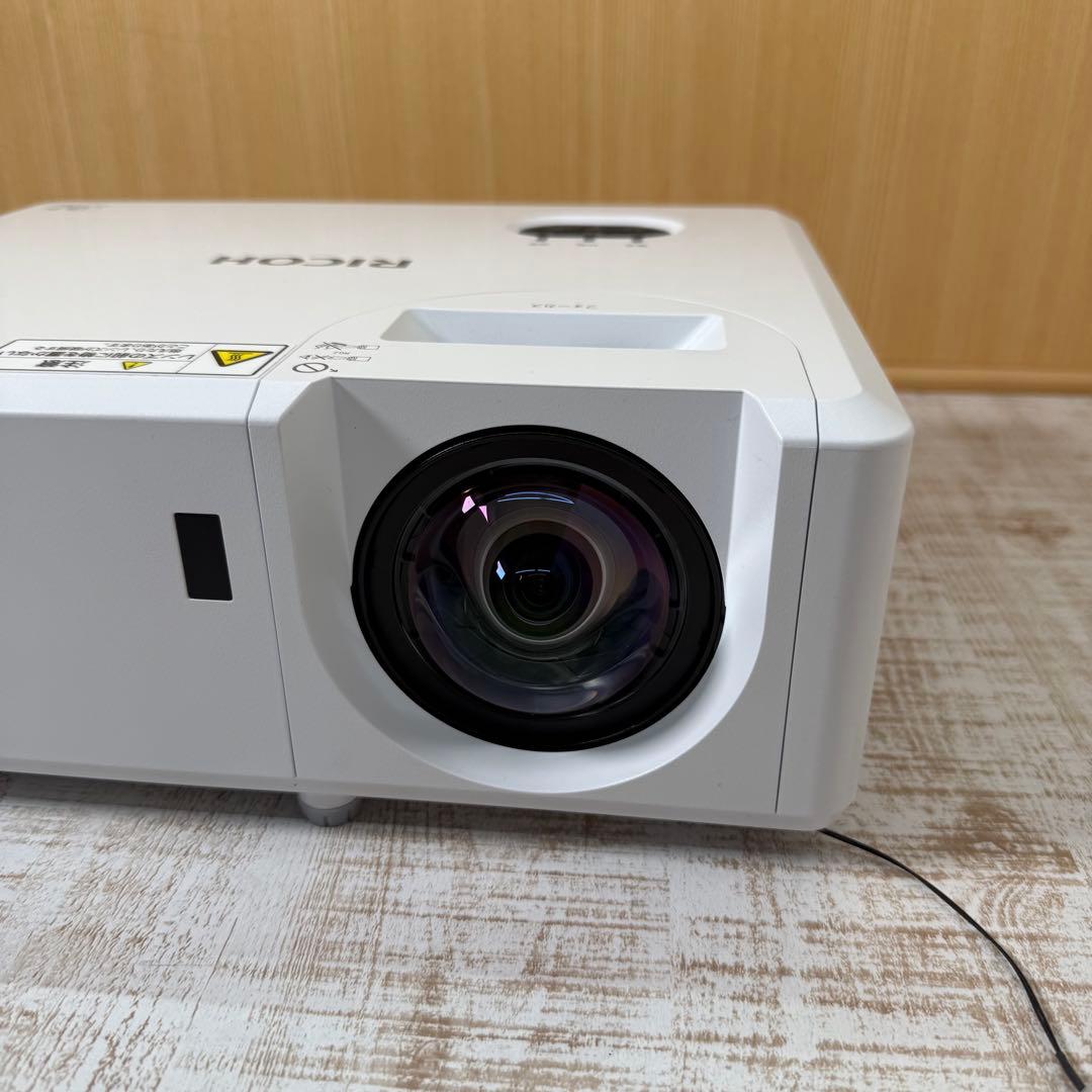 美品　RICOH PJ WXL4760 プロジェクター　会議室　店舗　リコー