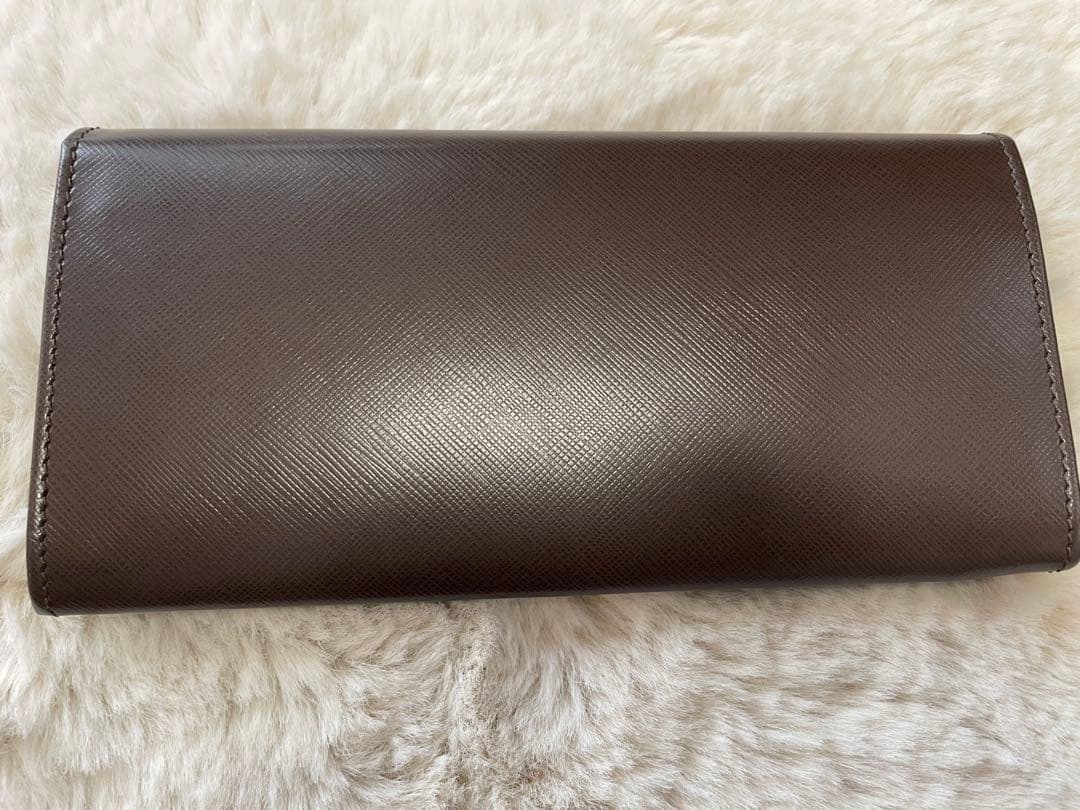 Salvatore Ferragamo ブラウン長財布