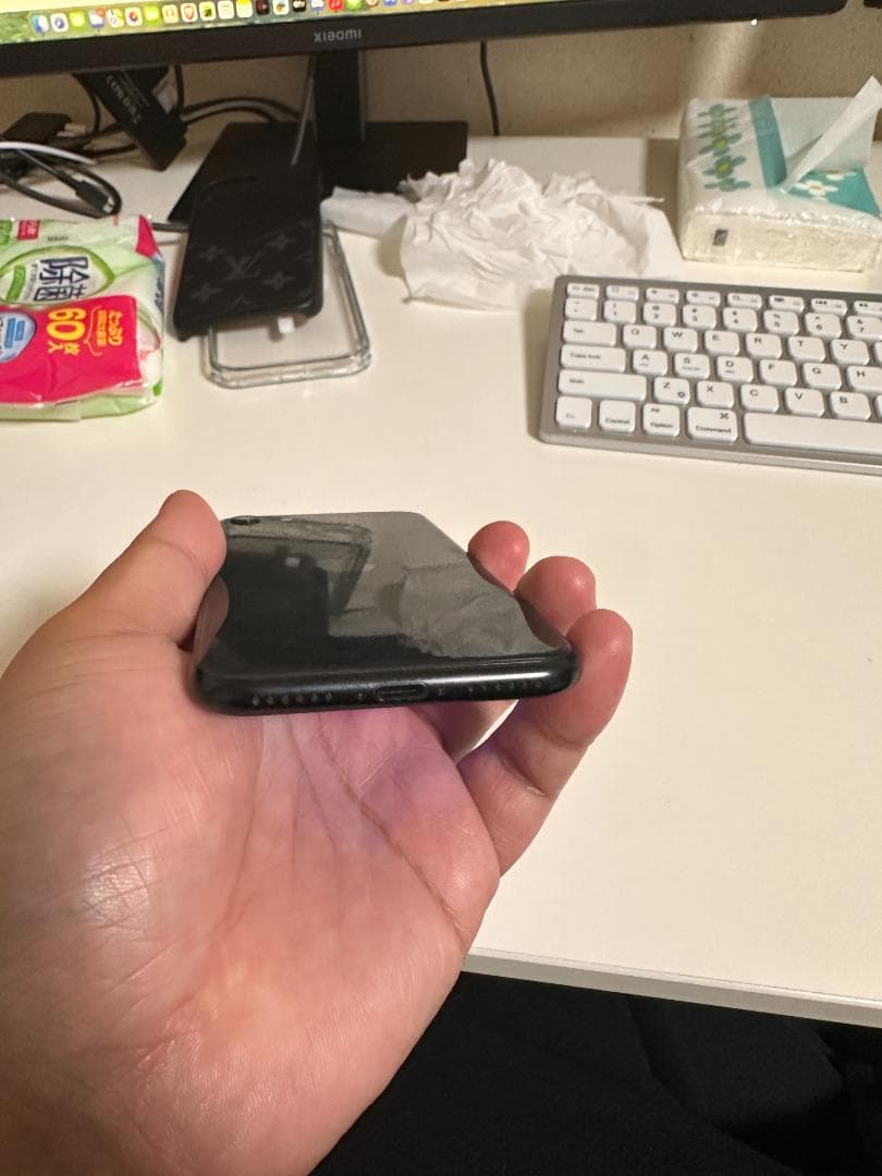 iPhone SE（第二世代） ブラック　64GB SIMフリー