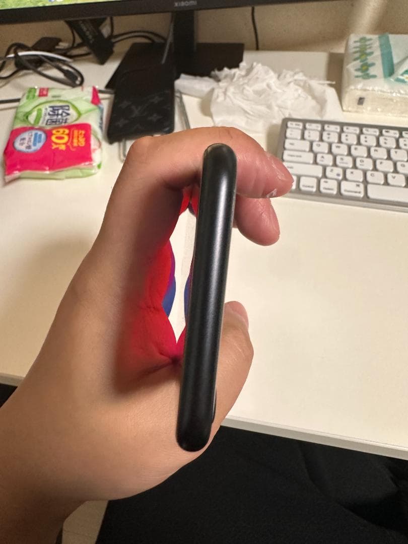 iPhone SE（第二世代） ブラック　64GB SIMフリー