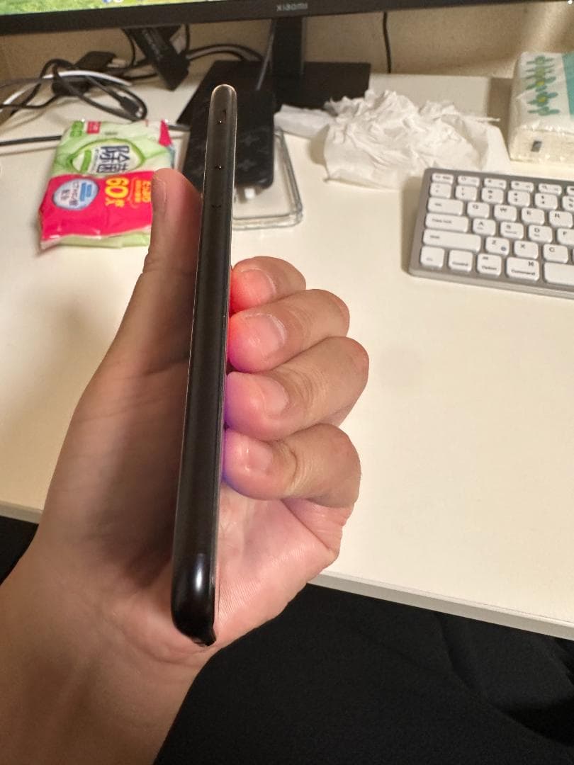 iPhone SE（第二世代） ブラック　64GB SIMフリー