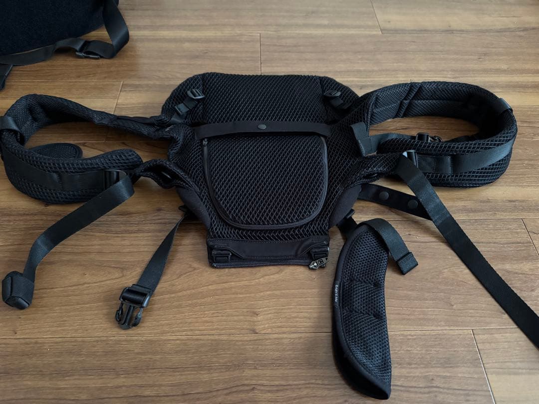 BABY & Meのヒップシート付きberen firstセット　ブラック