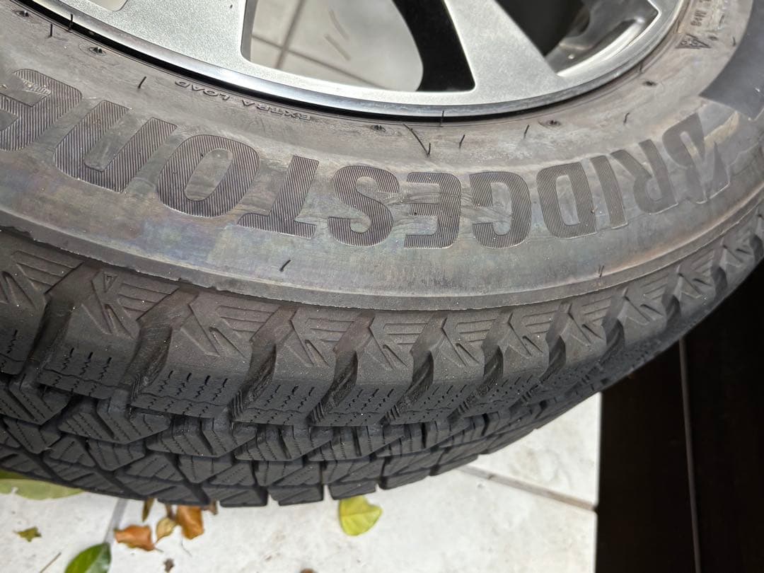 現行レクサスNXスタッドレス18インチタイヤ・ホイール4本 セット