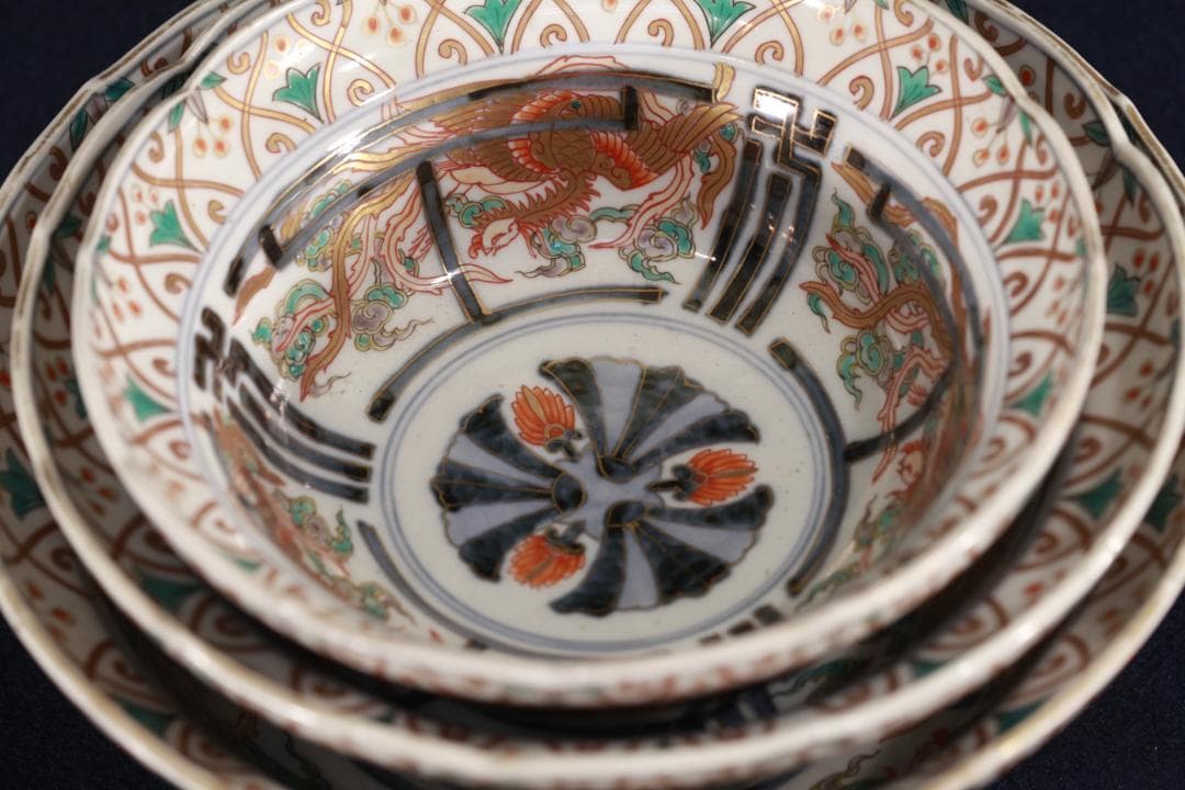 033　古伊万里　色絵３つ重丼鉢　無傷　江戸時代　箱付　年末　蔵出