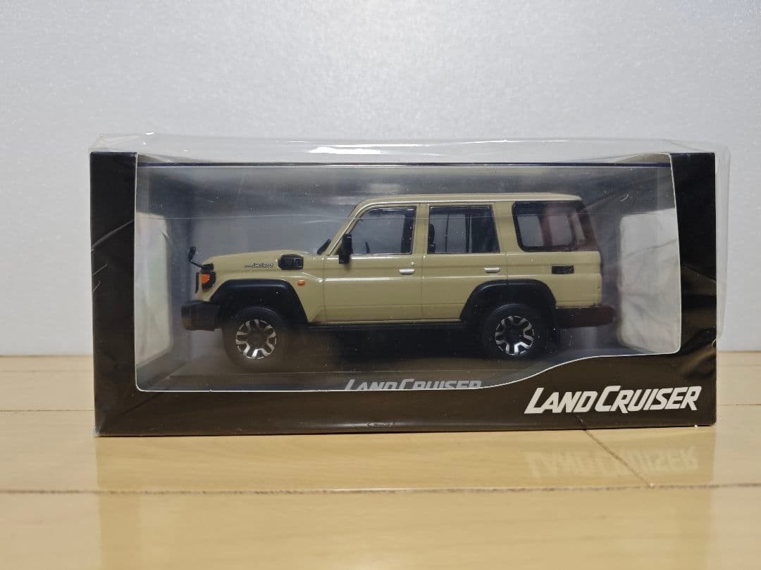 【値下】ランドクルーザー70 ミニカー 非売品 カラーサンプル ４Ｅ９ベージュ