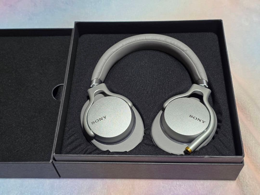 SONY ソニーヘッドフォン　MDR-1AM2