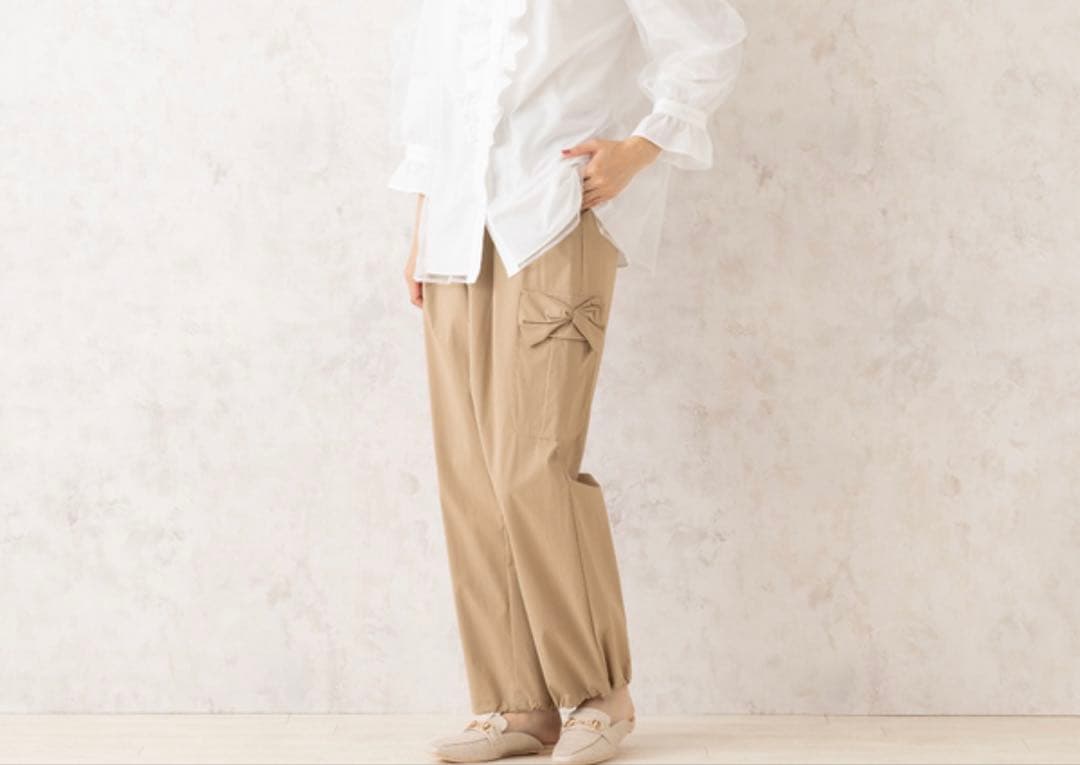 新品未使用　ローズティアラ　カーゴパンツ