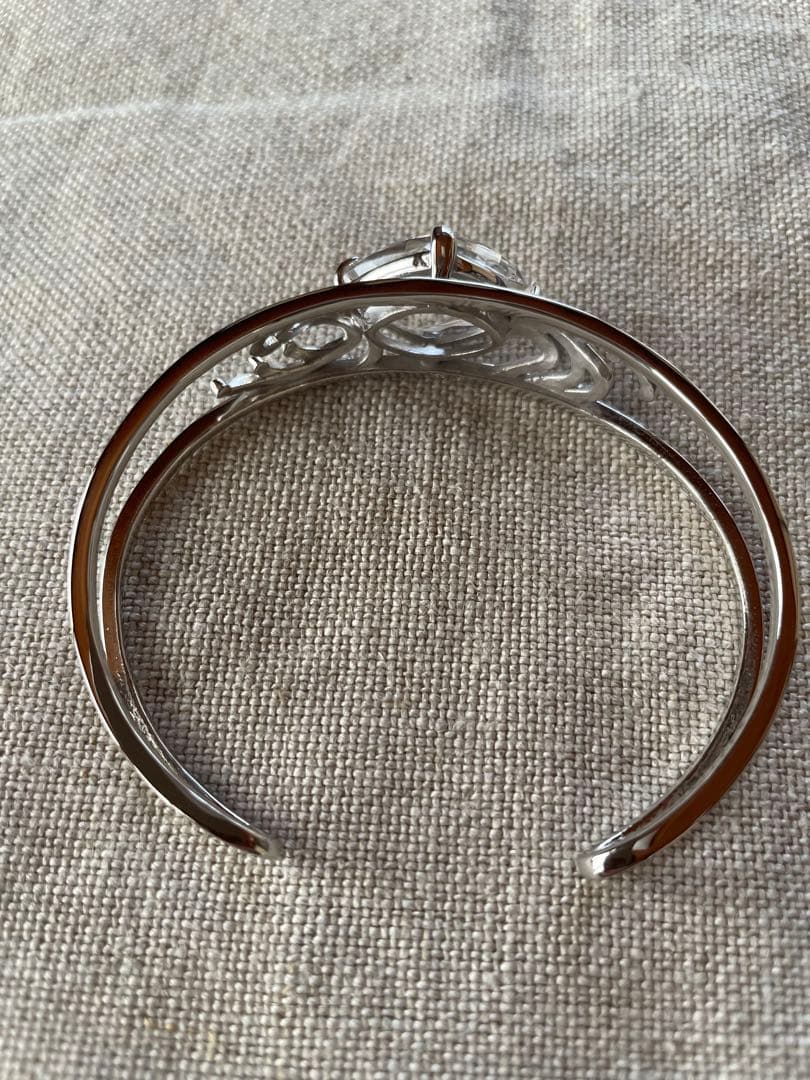 岩崎美智子コレクション　シルバーロッククリスタルクォーツウェーブバングル