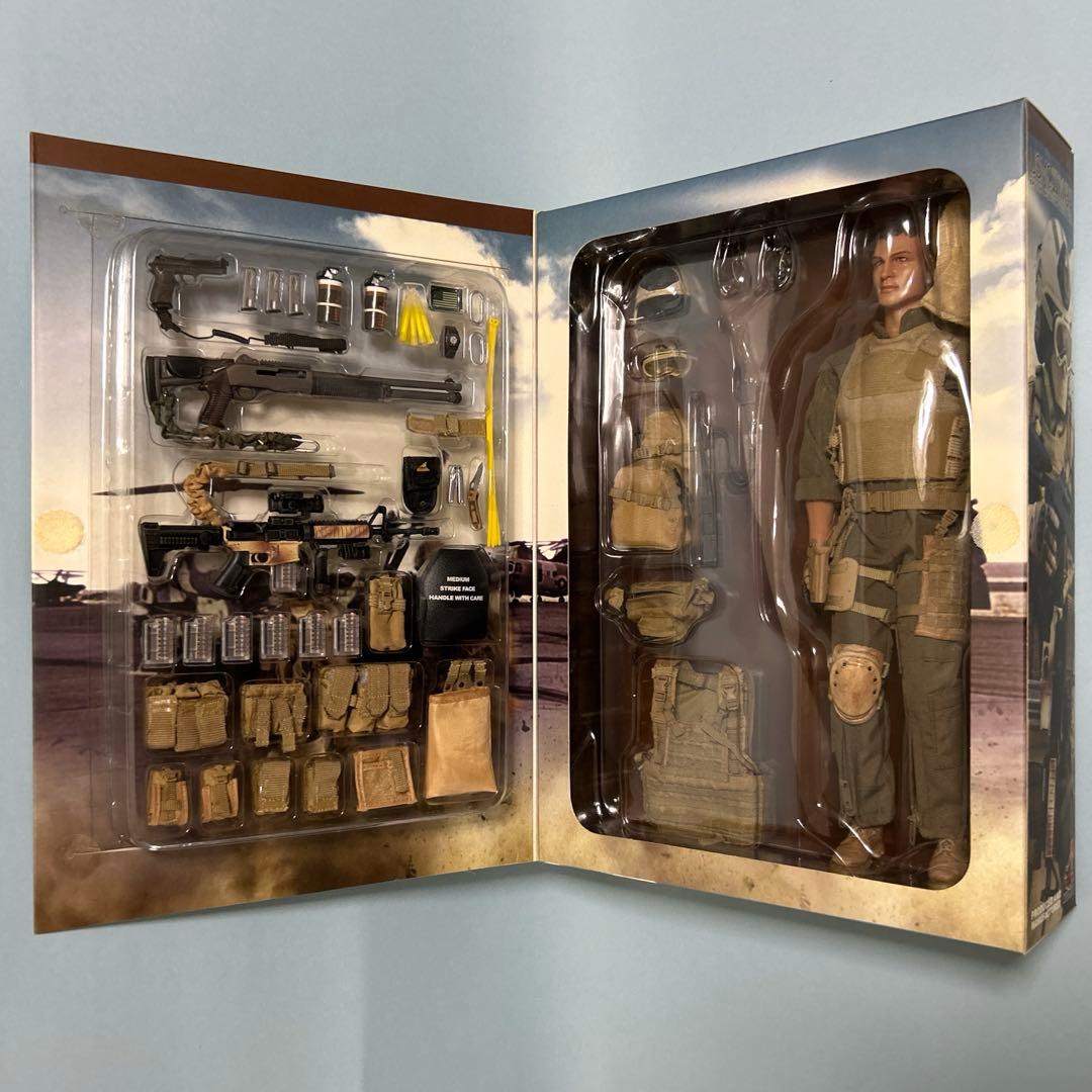 ホットトイズ•USMC II M.E.F