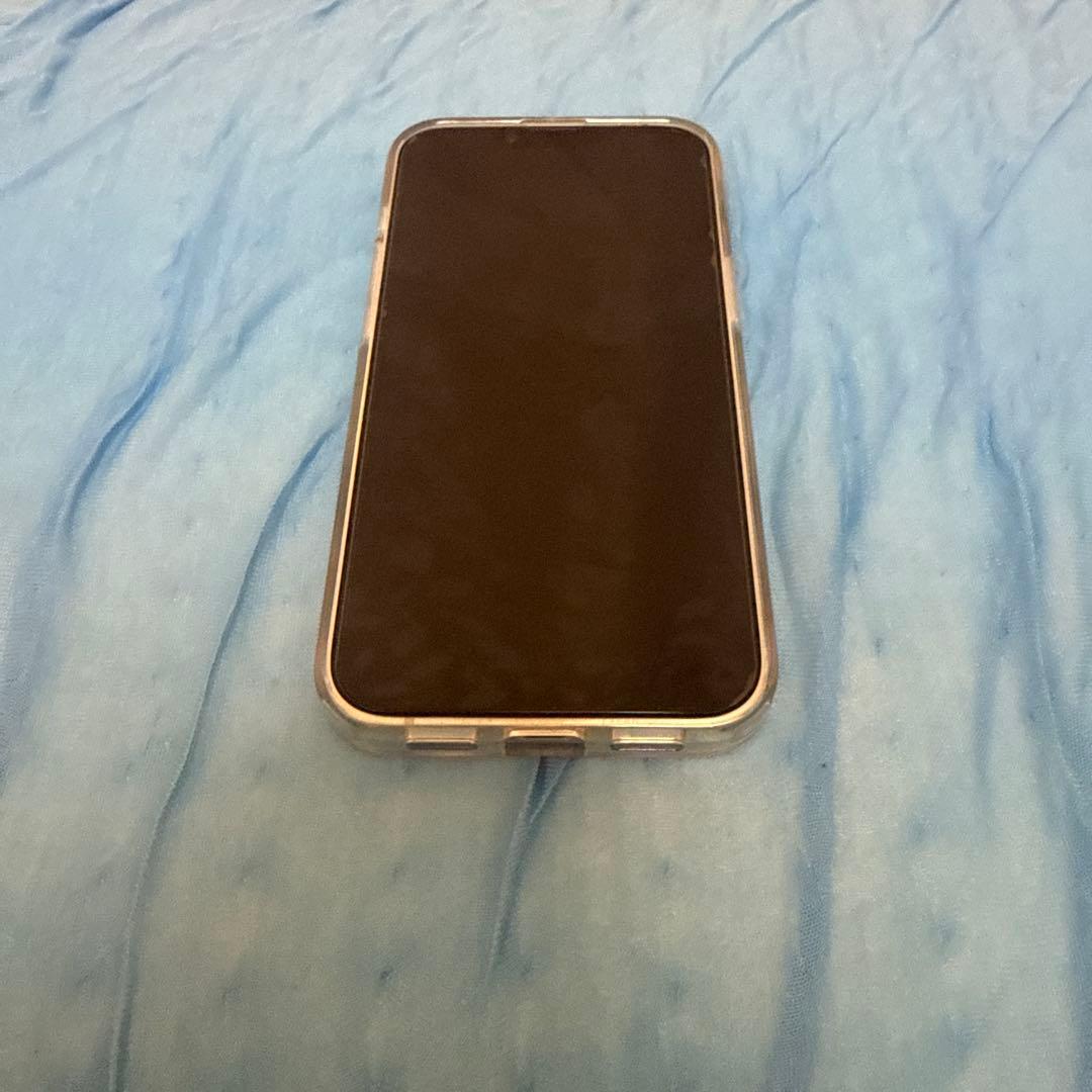 Apple iPhone 16e 本体　スタンド付きケース付き