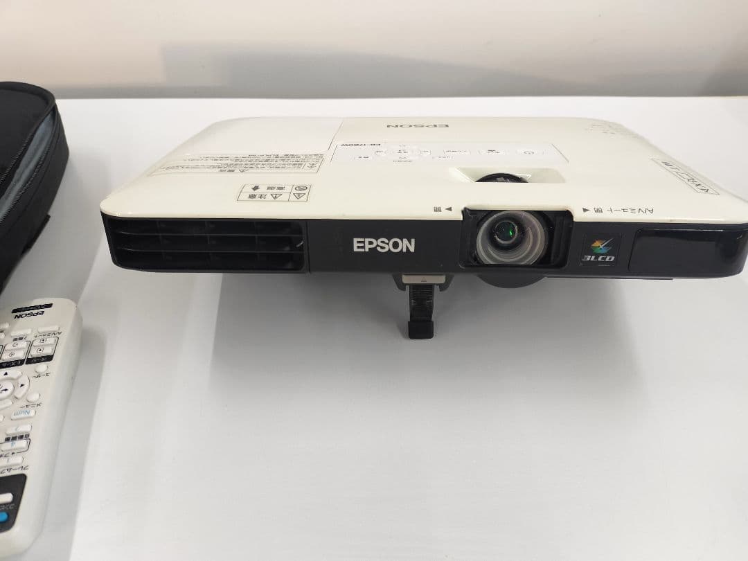 エプソン　EPSON EB-1780W プロジェクター 軽量薄型　スリム　短焦点