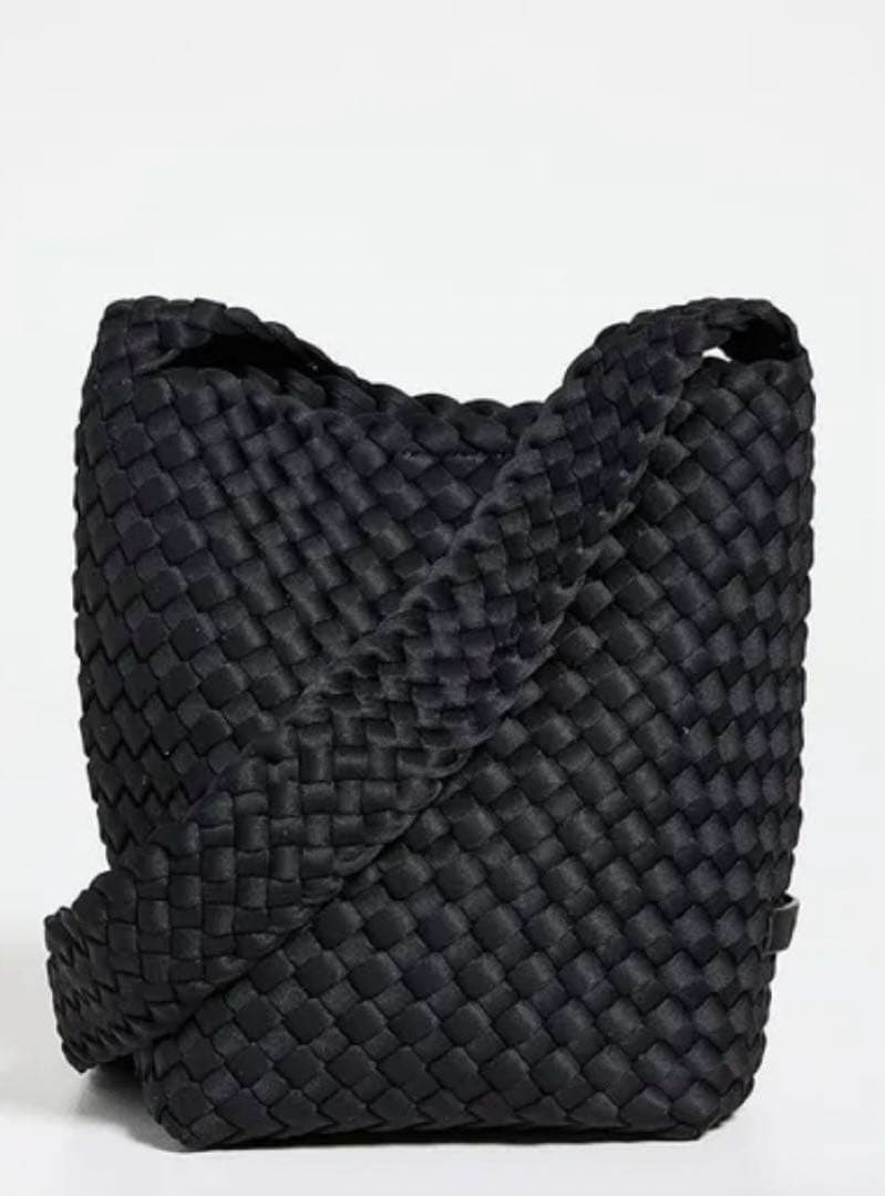 ♥️新品未使用♥️ NAGHEDI ナゲディ クロスボディバッグ ショルダー 軽量