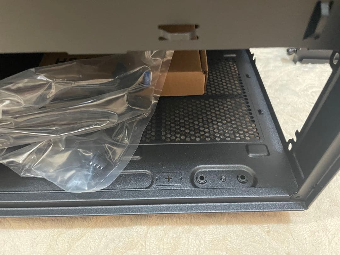 ブラックPCケース 透明サイドパネル付き