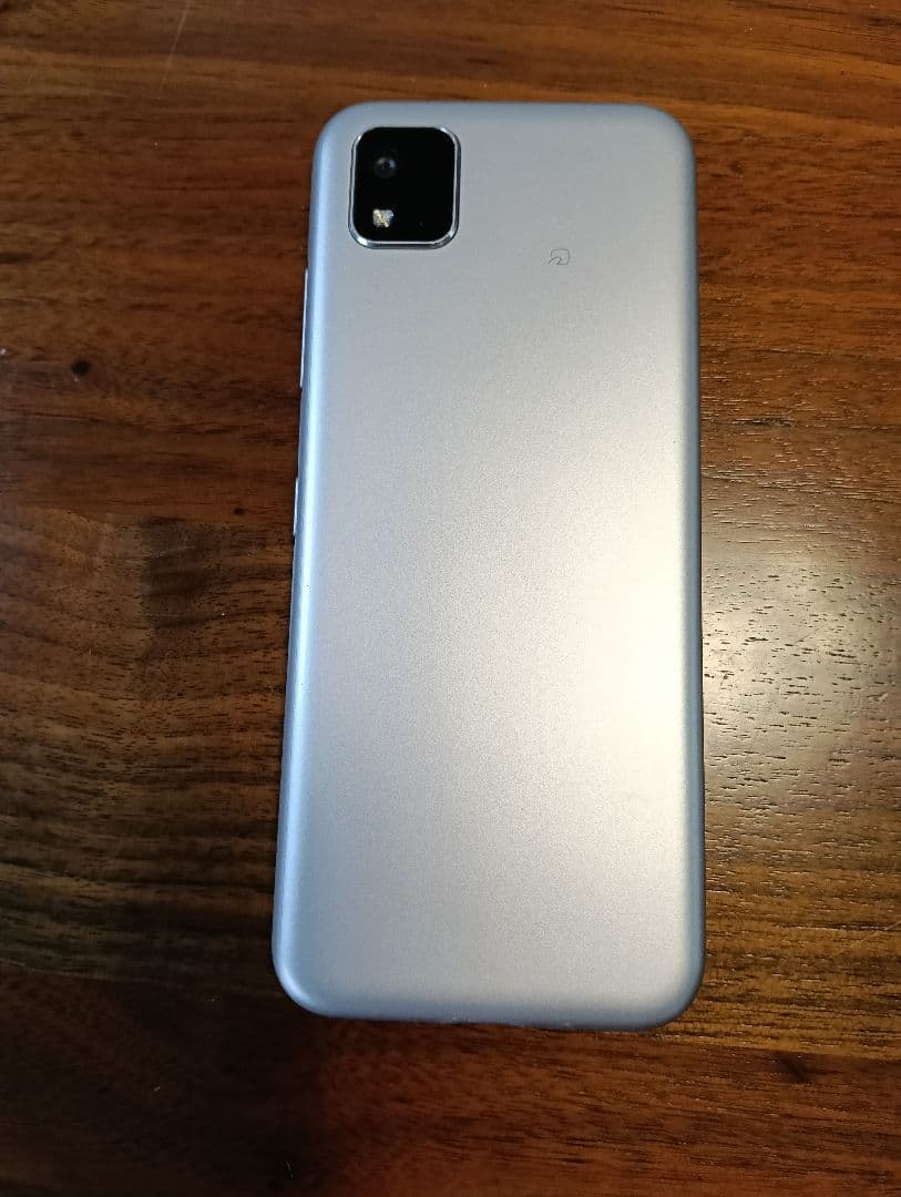 （美品）Y!mobile かんたんスマホ3 A205KC シルバー シムフリー