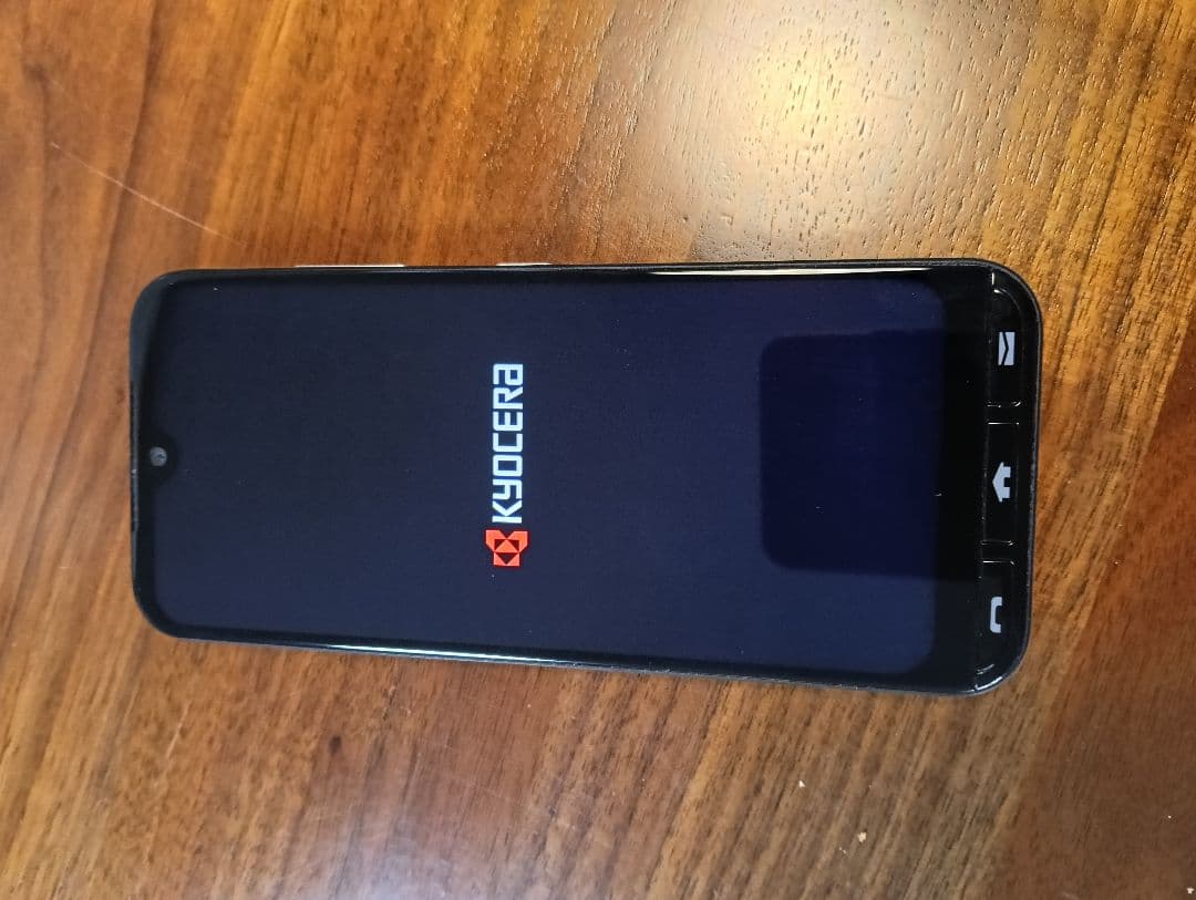 （美品）Y!mobile かんたんスマホ3 A205KC シルバー シムフリー