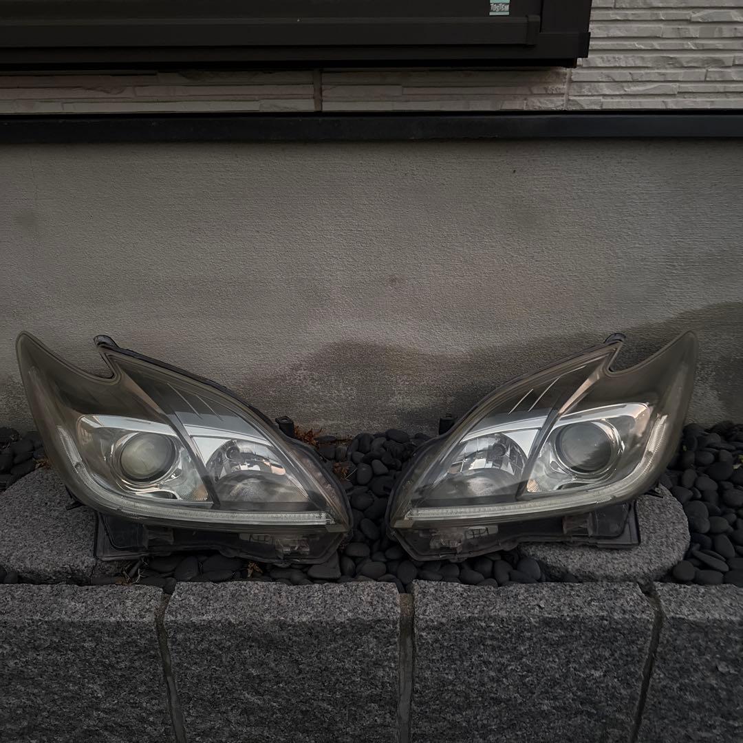 30プリウス　純正後期HIDヘッドライト