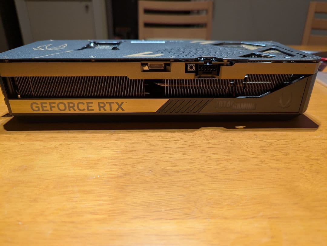 グラフィックボード・グラボ・ビデオカード ZOTAC GAMING SOLID OC RTX 5080