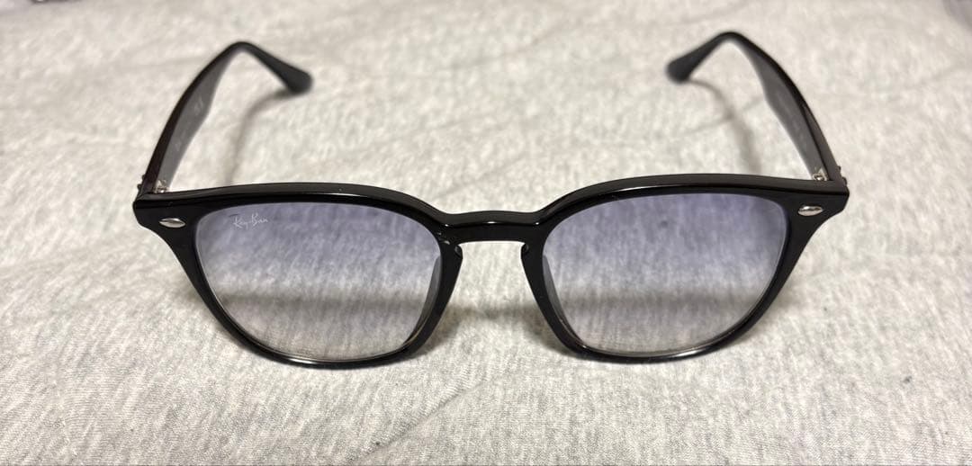 Ray-Ban ブラックグラデーションサングラス RB 4258-F