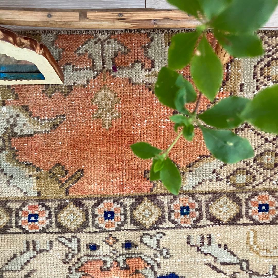 ミルキーべージュ✳︎48×77✳︎ブラウン　ブルー　オレンジ　トルコヴィンテージラグ