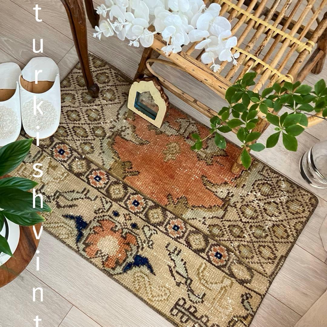 ミルキーべージュ✳︎48×77✳︎ブラウン　ブルー　オレンジ　トルコヴィンテージラグ