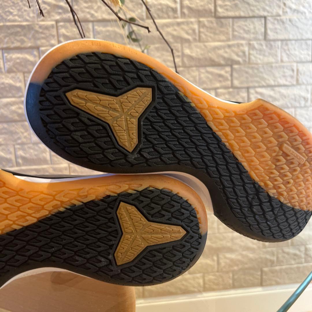 美品　NIKE KOBE MAMBA FOCUS size27.5