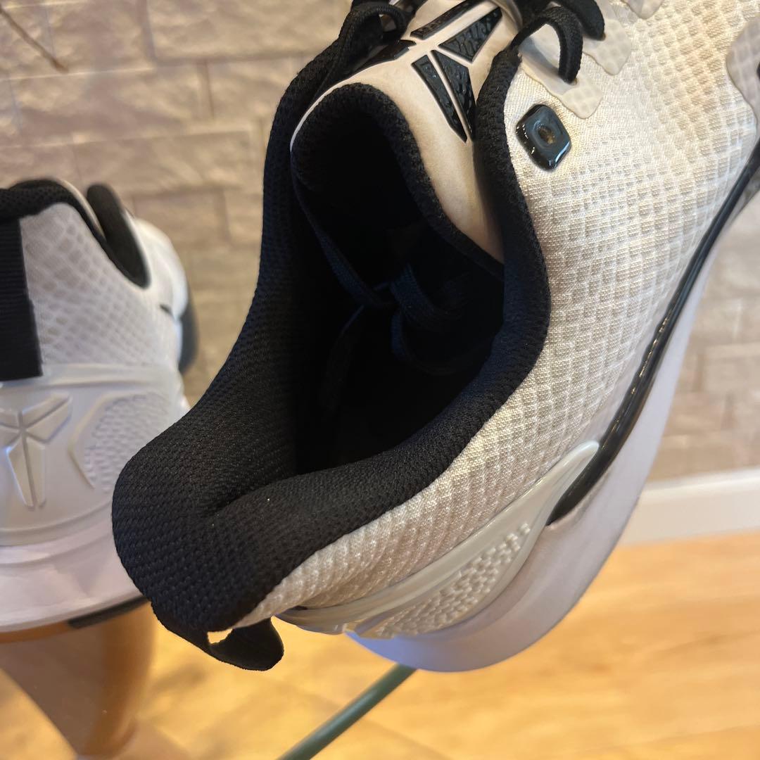 美品　NIKE KOBE MAMBA FOCUS size27.5