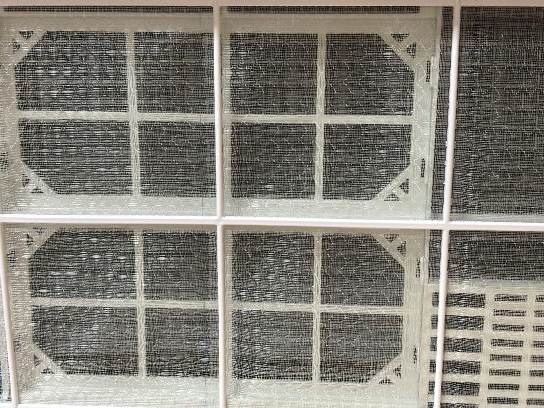 窓用エアコン ホワイト 取り付け枠付き