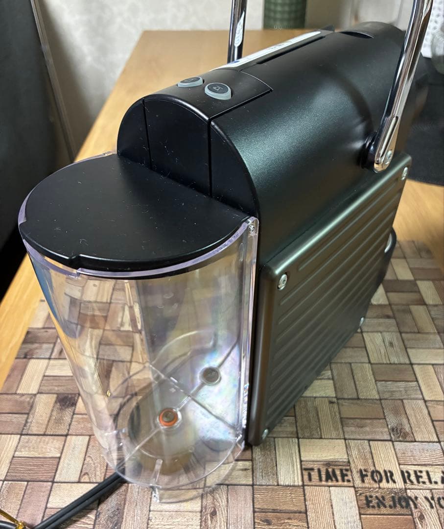 ネスプレッソ　エスプレッソマシン　ピクシーⅡ C61 2022年製