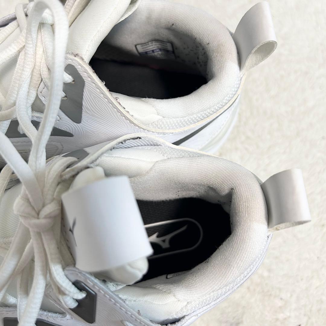 美品❗️MIZUNO ウエーブモーメンタム3 MID バレーボールシューズ