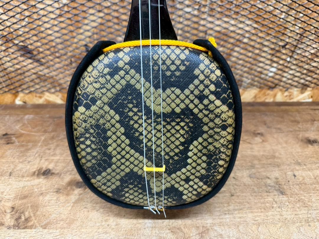 美品★沖縄三線★入門用★初心者向け★人工皮★合皮★三味線★琉球和楽器