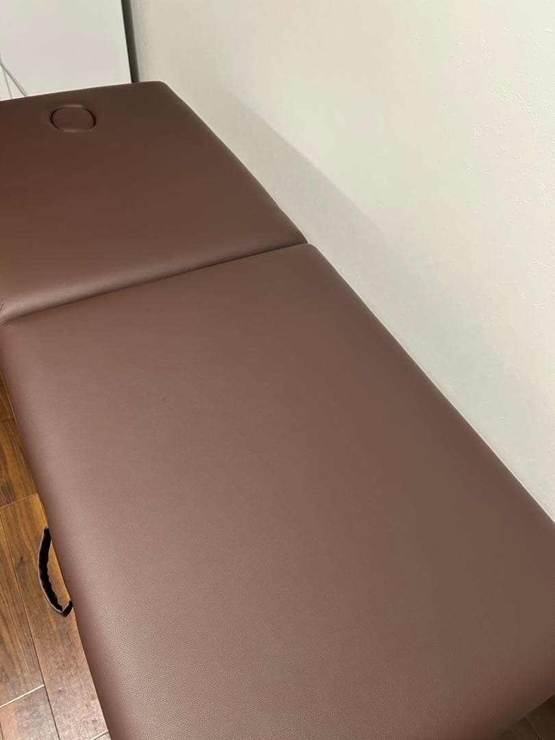 SEVEN BEAUTY 送料込み 軽量折りたたみマッサージベッドエステベット